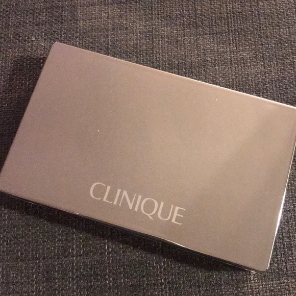 LAST ONE 🔥 DEEP Clinique Moisture Surge CC - Picture 4 of 4